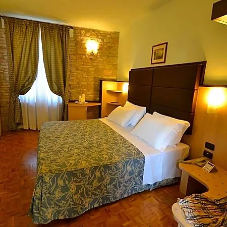 Отель Il Castello 3*