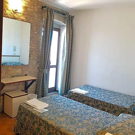 Il Castello Ассизи