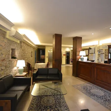 Il Castello Ξενοδοχείο 3*